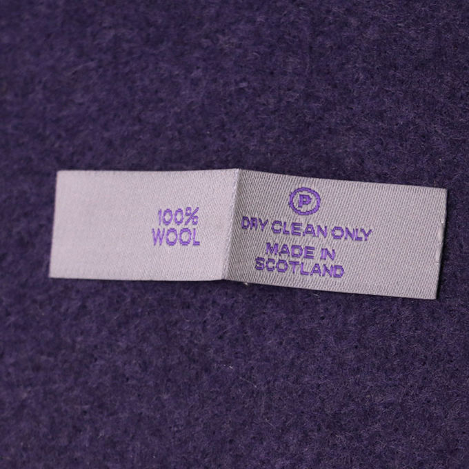 Etiquetas dobradas tecidas fábrica do pescoço das etiquetas de pano das etiquetas da roupa extremidade feito a mão profissional