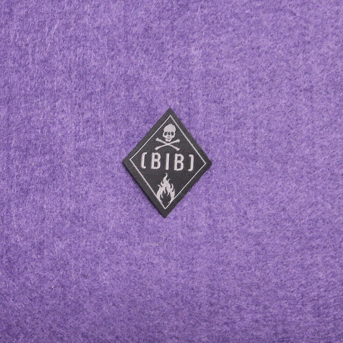 Extremidade tecida damasco da etiqueta do encanto dobrada para o vestuário, etiquetas feitas sob encomenda da tela
