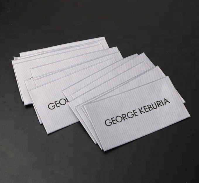 Etiquetas tecidas Endfold privadas da tela do damasco do pescoço do logotipo da marca para o t-shirt feito sob encomenda