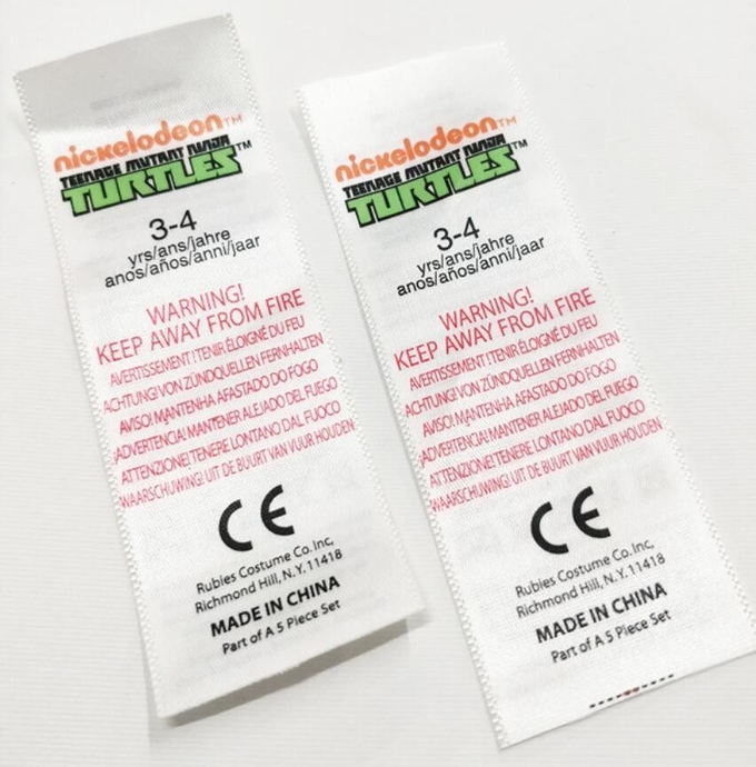 Etiquetas imprimindo feitas sob encomenda para a roupa, etiquetas da transferência térmica de Tagless do pescoço da imprensa do calor